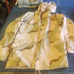 Snowboarding/ Rain Jacket Gortex Parka