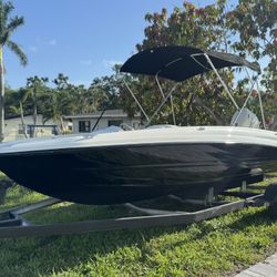 Stingray 2019 9people