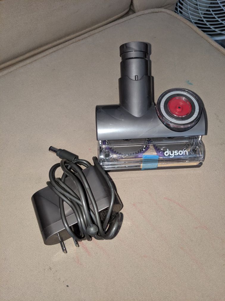 Dyson charger and replacement head $20 for both