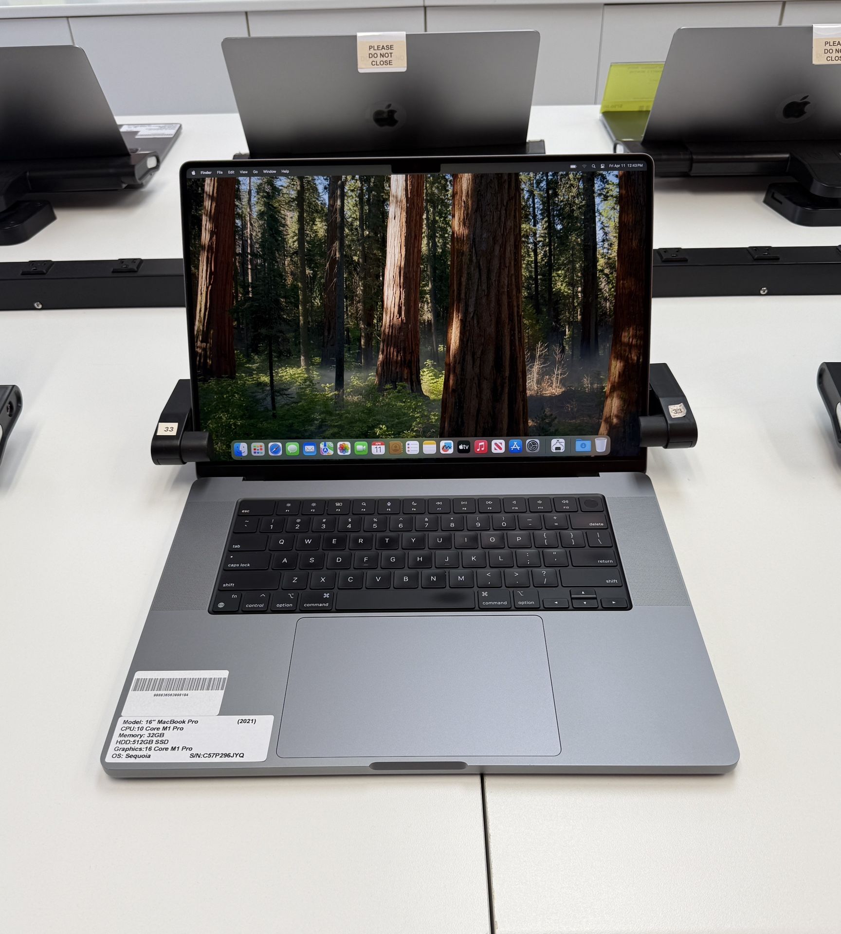 16 inch MacBook Pro M1 Pro 10 Core*32GB RAM*512GB SSD