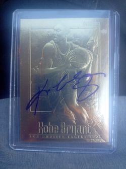 23kt Kobe Bryant Signed Rookie Card 