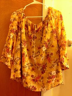 Pink Rose floral top perfect for spring