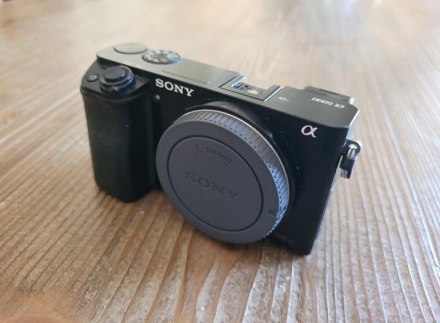 Sony A6000 Mirrorless Camera w/kit