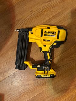 DeWalt 20V XR Brushless 18GA Brad Nailer