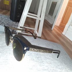 Female  Gucci Sunglasses