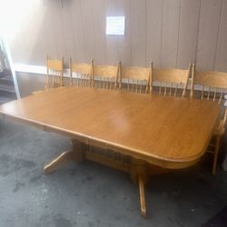 Beautiful Dining Room Table Six Chairs Two Leaves