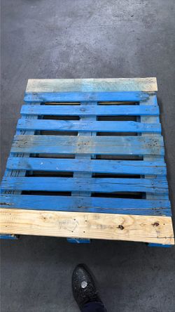 Wooden pallet