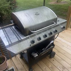 Nexgrill - 4 Burner + Side Burner Grill
