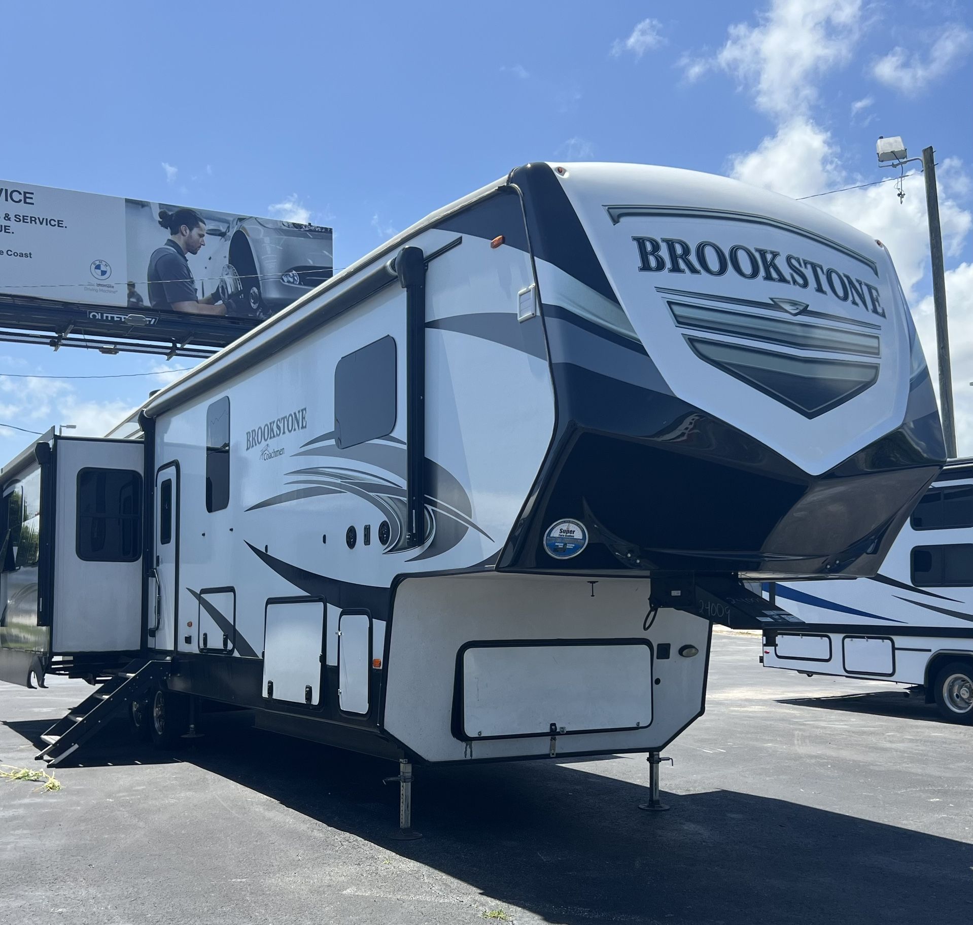 2020 Coachmen Brookstone 398MBL