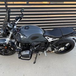 BMW R Nine T