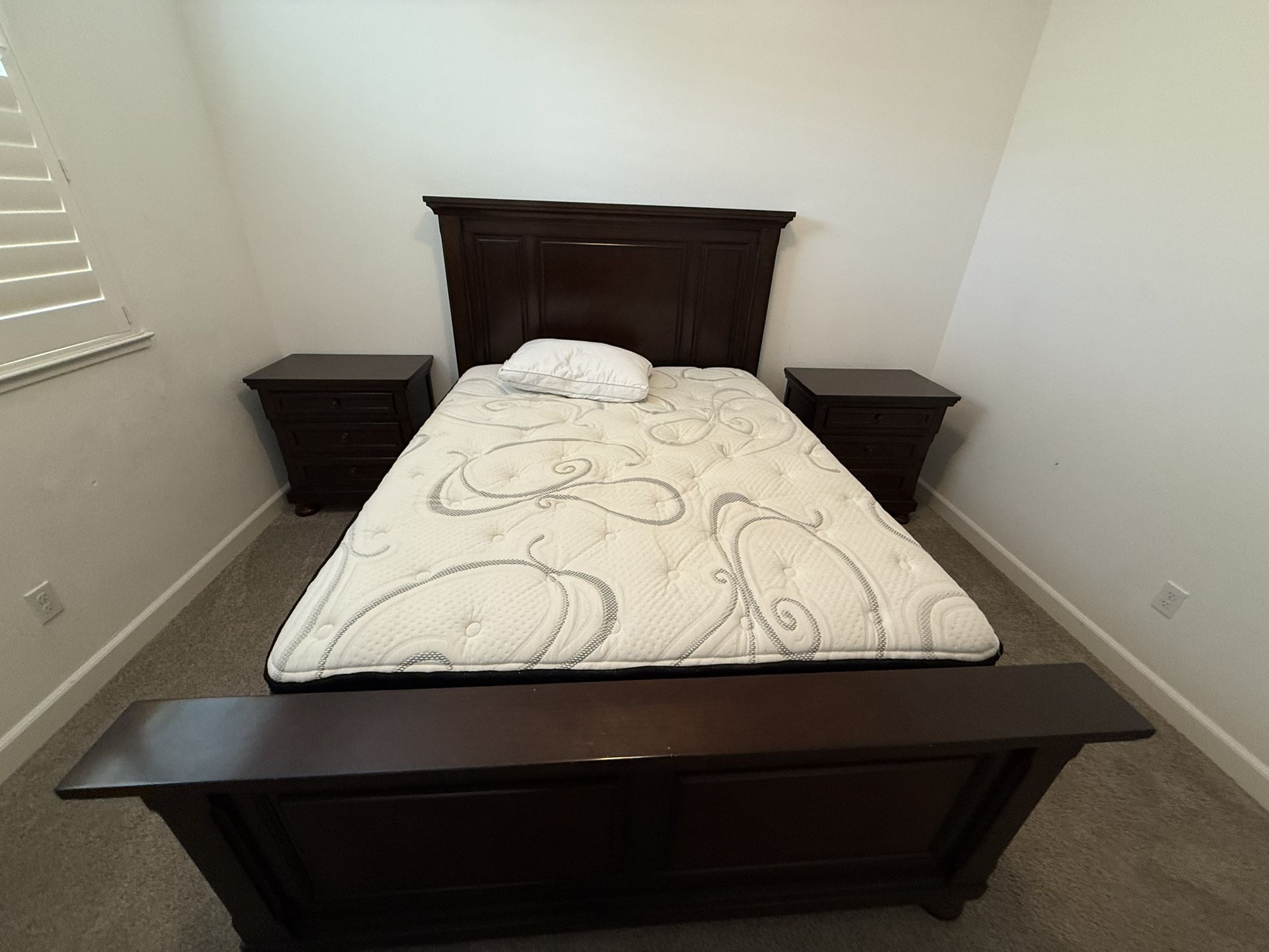 Bedroom Furniture Set