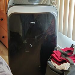 13500btu Portable Arctic King AC W/ Hose And Window Plates