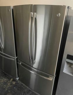 Deal: GE Stainless French Door Fridge – Bottom Freezer, LED