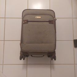 london fog luggage carry on 20” expandable 8 wheels spinner