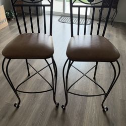 2 Barstools 