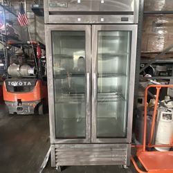 TRUE commercial refrigerator