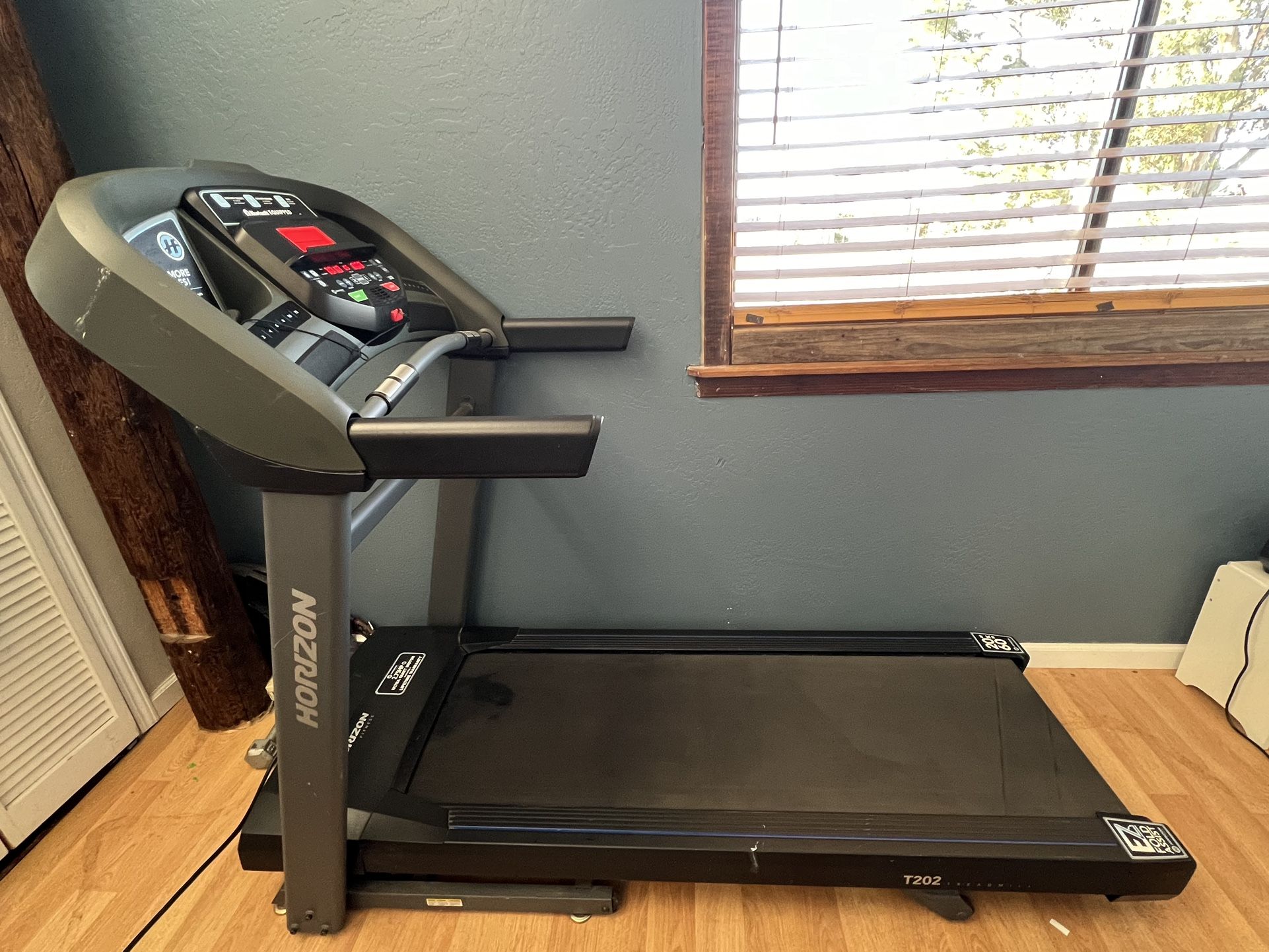 Horizon Fitness Treadmill With 12% Incline