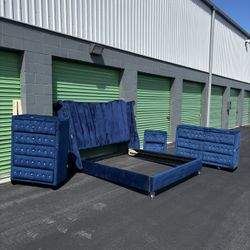 King Size Blue Tulip Bedroom Set With Speakers 