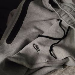 Nike tech joggers xl from JD sports gray