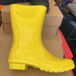 K Rain Boots Size 2 W/P