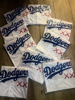 Dodgers customize jerseys