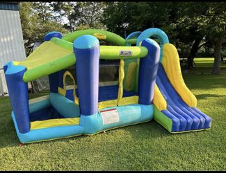 Se vende Casa De Rebote Con Alberca.trampolín Y Canasta