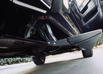 AMP Research XL footstep