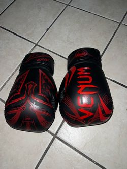 Boxing  gloves and kickboxing guards