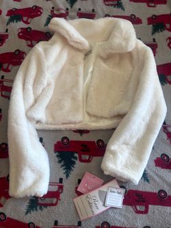 White shoulder jacket