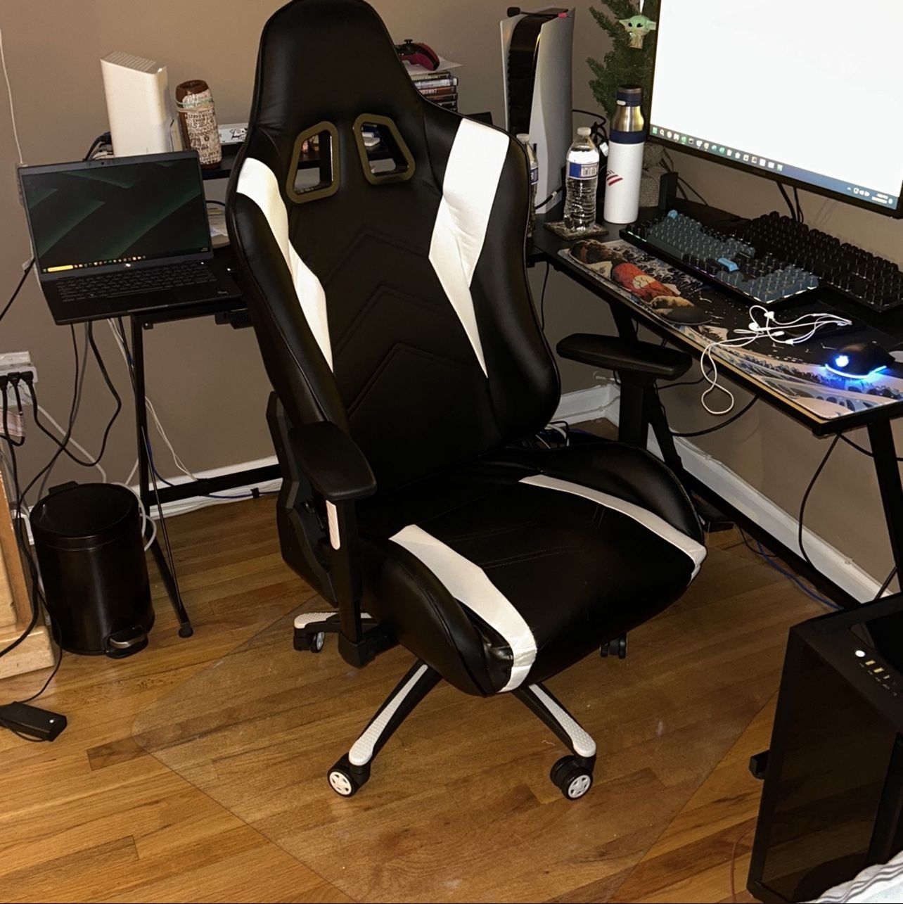 Black And White Gaming Chair