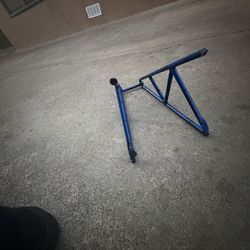 Wheelie  bar  scrapper