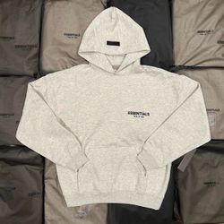 🔥 ESSENTIALS FEAR OF GOD LIGHT OATMEAL HOODIE – SIZE L (NEW)