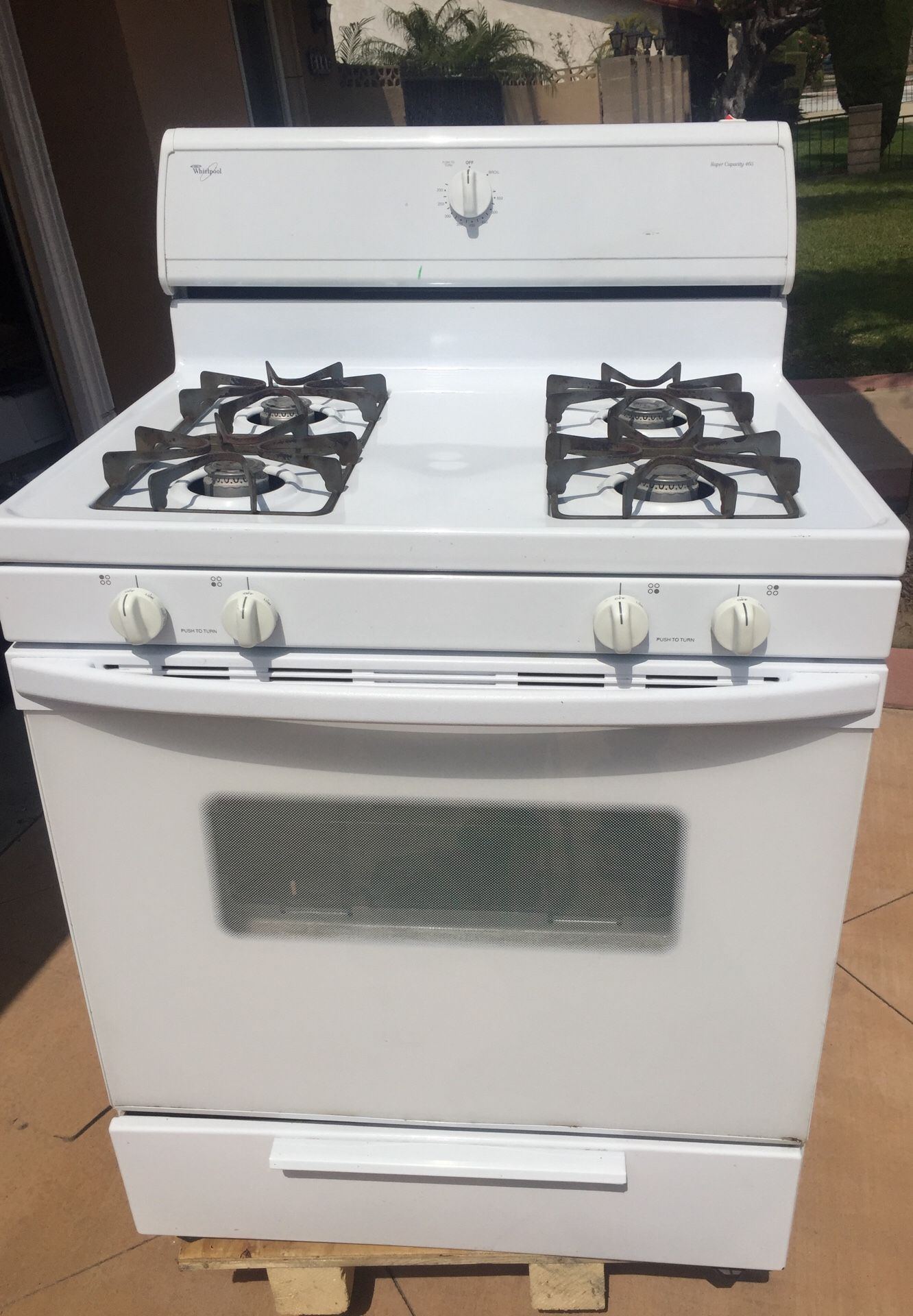 Whirlpool Super Capacity 465 gas range for Sale in Montclair, CA OfferUp