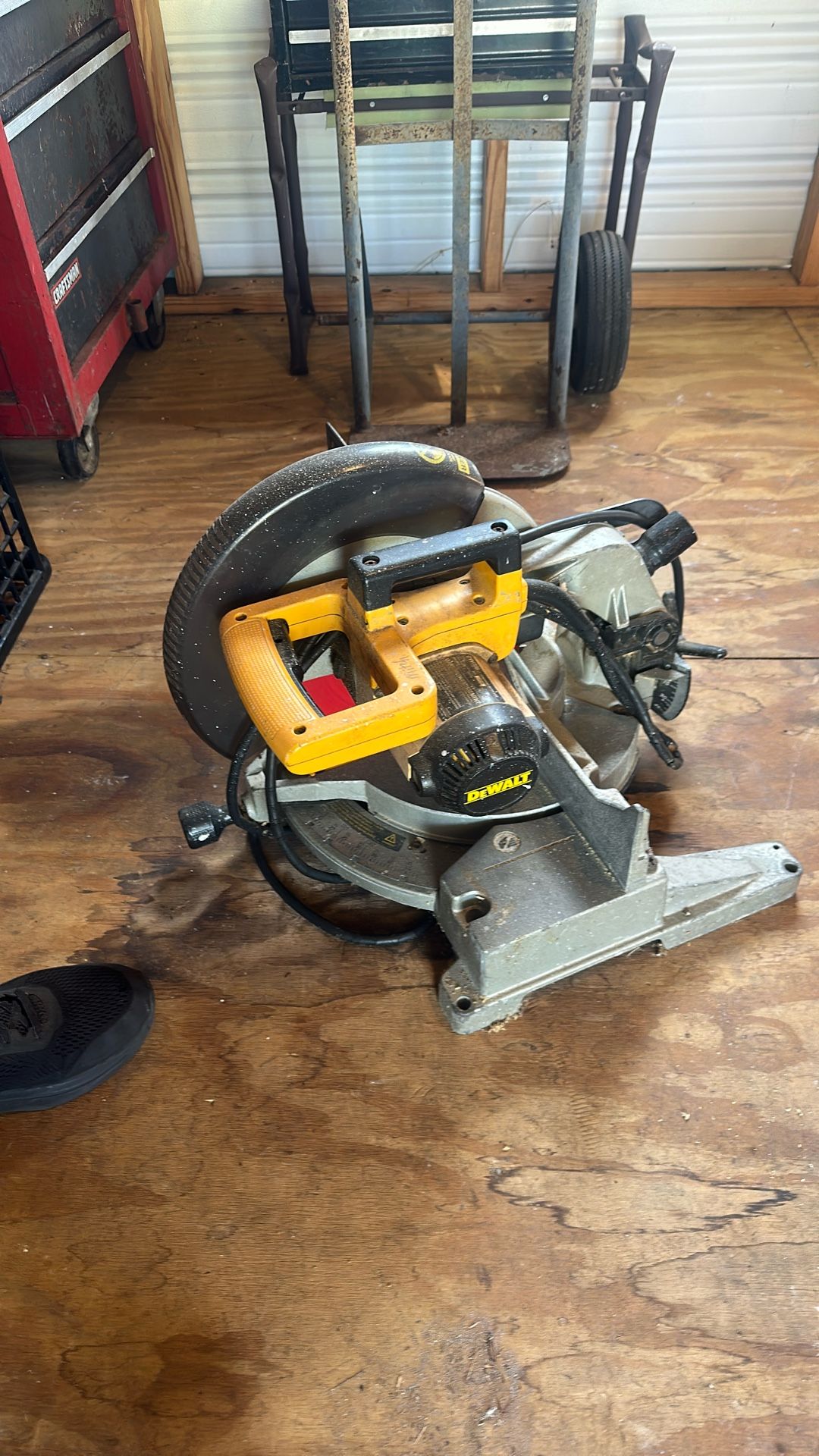 12 inch DeWalt miter saw