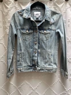 Light-wash distressed Old Navy Denim Jean Jacket