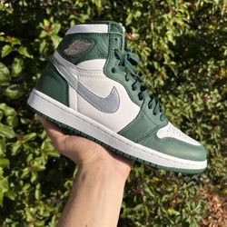 Air Jordan 1 Retro High OG Gorge Green - Size 8M - Used Lightly With Box