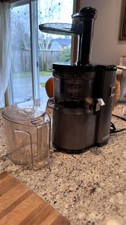 Nama Cold Pressed Vitality Juicer