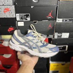 ASICS Gel-1130 Cream Blueberry size 10.5 VNDS 