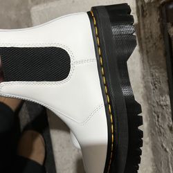 Dr Martens Sz 7 Womens