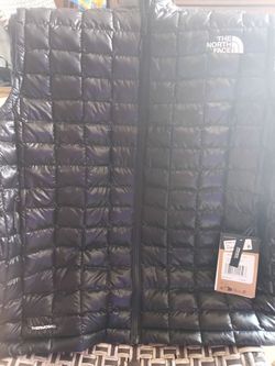 Northface thermoball vest mens large