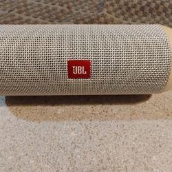 JBL Flip 4 Bluetooth Speaker (White)