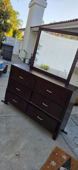 Free Dresser
