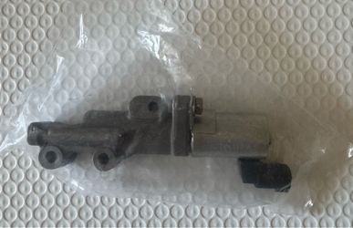 Engine VARIABLE VALVE TIMING SOLENOID LEFT VVT Brand New .