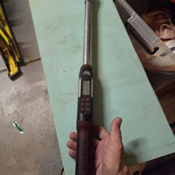 Matco Electronic 250 Ft Lb Torque Wrench