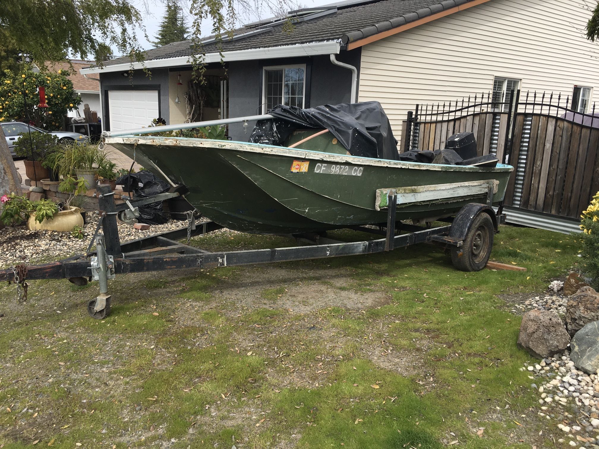 17 “ 1964 CLASSIC BOSTON WHALER W TRAILER