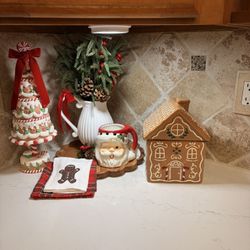 AVAILABLE Gingerbread Cookie jars