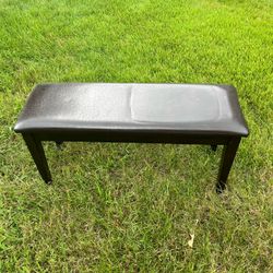 Small armchair in perfect condition, only a box that was inside has been marked.