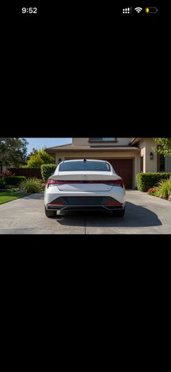 WHITE HYUNDAI ELANTRA