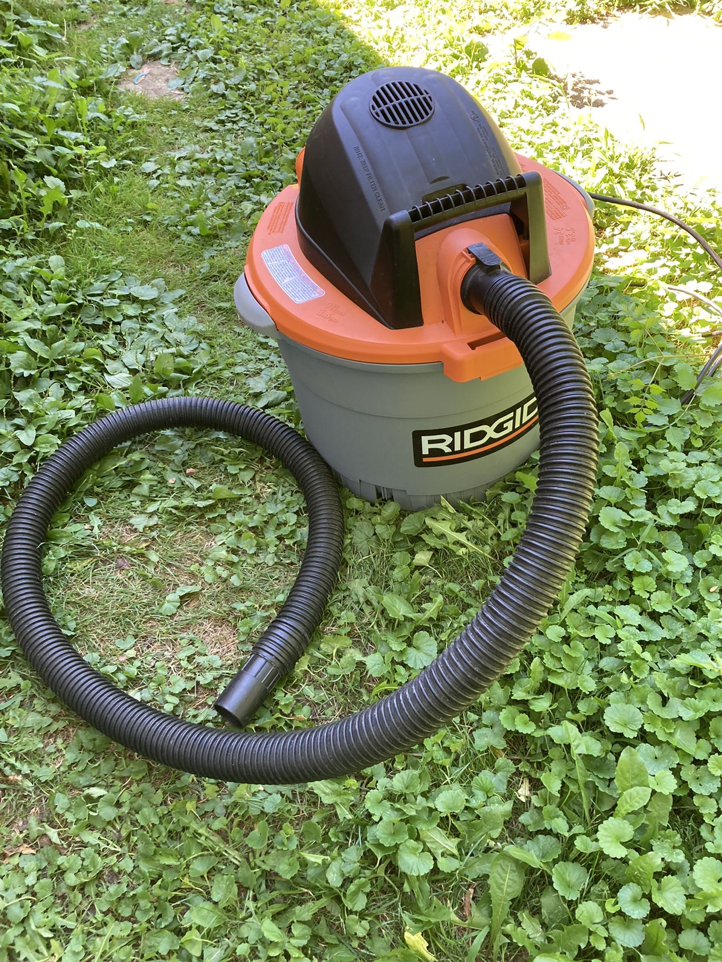 RIDGID 9 Gal Wet Dry Vac