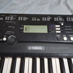 Yamaha EZ-220 Electric Piano
